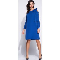 Sukienka trapezowa odkrywająca ramię - czarny, xl. Czarne sukienki damskie e-margeritka.pl, na co dzień, xl, bez wzorów, z poliesteru, eleganckie, bez kołnierzyka, z krótkim rękawem, długie, midi, proste. Za 159,99 zł.