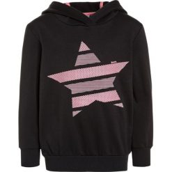 Bench STAR Bluza z kapturem pirate black. Czarne bluzy dziewczęce Bench, z bawełny, z kapturem. W wyprzedaży za 135,20 zł.