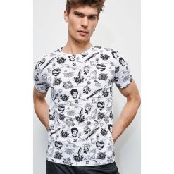 T-shirt z rysunkowym nadrukiem - Biały. Białe t-shirty męskie Reserved, s, z nadrukiem, bez kołnierzyka. Za 39,99 zł.