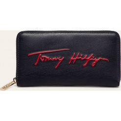 Tommy Hilfiger - Portfel. Niebieskie portfele damskie TOMMY HILFIGER, bez wzorów, ze skóry ekologicznej. Za 299,90 zł.