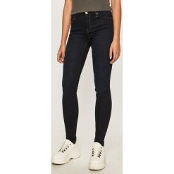 Only - Jeansy Carmen. Niebieskie jeansy damskie ONLY. W wyprzedaży za 129,90 zł.