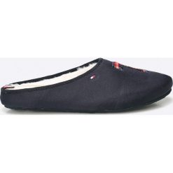 Tommy Hilfiger - Klapki. Niebieskie kapcie damskie marki TOMMY HILFIGER, z gumy. W wyprzedaży za 199,90 zł.