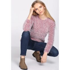 Czerwony Sweter Subsistence. Czerwone swetry klasyczne damskie Born2be, na jesień, l. Za 39,99 zł.