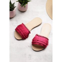 Fuksjowe Klapki Peach Puff. Pomarańczowe klapki damskie Born2be, bez wzorów, bez obcasa, na płaskiej podeszwie. W wyprzedaży za 34,99 zł.