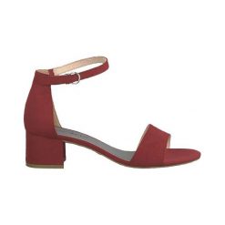 Tamaris Sandały czerwony female czerwony 39. Czerwone sandały damskie Tamaris, bez wzorów, z syntetyku, eleganckie, bez obcasa, bez zapięcia. W wyprzedaży za 119,00 zł.