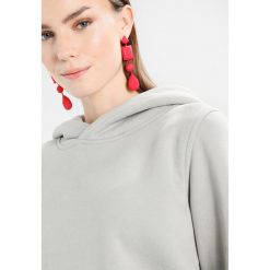 Bluzy damskie: Levete Room Bluza z kapturem iron green