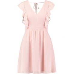 Sukienki hiszpanki: BCBGeneration Sukienka koktajlowa rose smoke