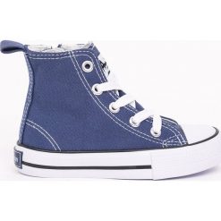 American Club - Trampki dziecięce. Szare buty chłopięce sportowe American CLUB, z materiału. W wyprzedaży za 34,90 zł.