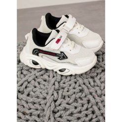 Białe buty sportowe na rzep casu 20t6/m. Białe buty dziewczęce sportowe Casu, bez wzorów, bez zapięcia. Za 49,99 zł.
