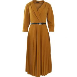 Camelowa Sukienka Conformation. Brązowe sukienki hiszpanki Born2be, m, midi. Za 109,99 zł.