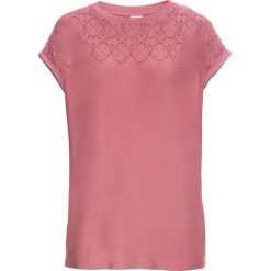 Shirt z ażurowym haftem bonprix jasny jeżynowy. Fioletowe koszulki damskie bonprix, z haftami, klasyczne, z okrągłym kołnierzem, z krótkim rękawem. Za 74,99 zł.