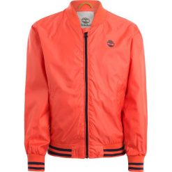 Timberland BLOUSON Kurtka Bomber orange. Brązowe kurtki męskie bomber marki Timberland, z materiału. W wyprzedaży za 271,15 zł.