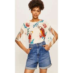 Desigual - T-shirt. Białe bluzki damskie Desigual, s, bez wzorów, z bawełny, casualowe, z okrągłym kołnierzem. W wyprzedaży za 129,90 zł.