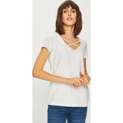Medicine - Top Basic. Białe bluzki damskie marki MEDICINE, s, z elastanu, z krótkim rękawem. Za 29,90 zł.