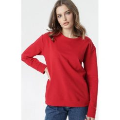 Czerwona Bluza Onisall. Czerwone bluzy damskie Born2be, xl, bez wzorów, z jeansu, z długim rękawem, długie, bez kaptura. Za 69,99 zł.