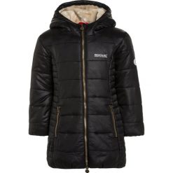 Regatta BERRYHILL Płaszcz zimowy black. Czarne kurtki chłopięce marki Regatta, na zimę, z materiału. W wyprzedaży za 223,30 zł.