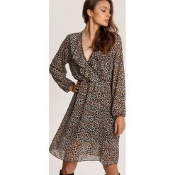 Camelowo-Czarna Sukienka Iphanos. Brązowe sukienki damskie Renee, na lato, uniwersalny, bez wzorów, bez kołnierzyka, bez rękawów. Za 189,99 zł.