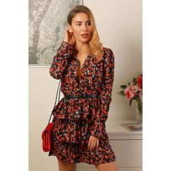 Sukienka MORDEA. Sukienki damskie IVET, na co dzień, z aplikacjami, eleganckie, bez kołnierzyka, bez rękawów, długie. W wyprzedaży za 79,00 zł.