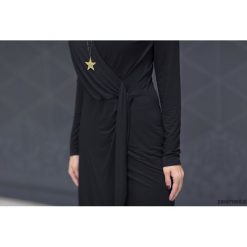 Sukienka kopertowa Cleo. Szare sukienki damskie Pakamera, bez wzorów, z wiskozy, klasyczne, z klasycznym kołnierzykiem, bez rękawów, midi, kopertowe. Za 210,00 zł.