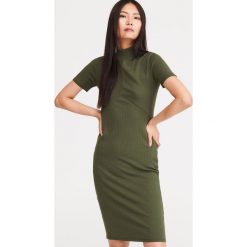 Sukienka ze stójką - Khaki. Brązowe sukienki damskie Reserved, s, bez wzorów, ze stójką, bez rękawów. Za 79,99 zł.