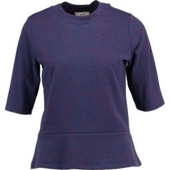 T-shirty damskie: Mads Nørgaard BILLIE Tshirt z nadrukiem blue/red