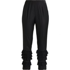 Lost Ink INSERT SLIM FIT CIGARETTE TROUSERS Spodnie materiałowe black. Czarne rurki damskie marki Lost Ink, z elastanu. W wyprzedaży za 197,10 zł.