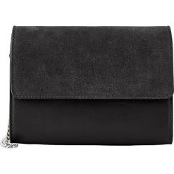 Pieces Panie crossbody PCHILDA torebka LEATHER CROSS BODY Black. Czarne torebki klasyczne damskie Pieces, w paski, z zamszu, zamszowe, bez dodatków. W wyprzedaży za 212,00 zł.