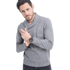 Sweter w kolorze jasnoszarym. Szare swetry męskie m, z kaszmiru. W wyprzedaży za 179,95 zł.