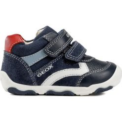 Geox - Buty dziecięce. Niebieskie trampki chłopięce Geox, bez wzorów, ze skóry, sportowe, z okrągłym noskiem, bez zapięcia. W wyprzedaży za 179,90 zł.