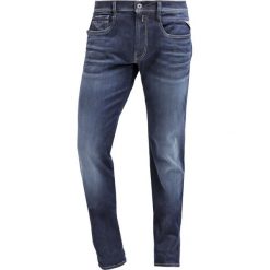 Replay HYPERFLEX ANBASS Jeansy Slim Fit dark blue. Niebieskie jeansy męskie relaxed fit marki Replay. Za 639,00 zł.