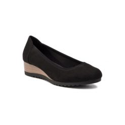 CLARA BARSON LS4881-01. Czarne półbuty damskie Clara Barson, bez wzorów, z materiału, bez obcasa, bez zapięcia. Za 79,99 zł.