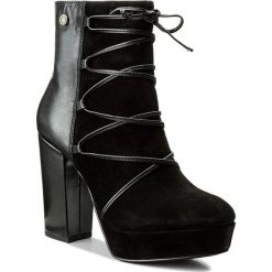 Botki TOMMY HILFIGER - Cheryl 3C FW0FW02016 Black 990. Czarne botki damskie lity TOMMY HILFIGER, ze skóry, na zamek. W wyprzedaży za 429,00 zł.