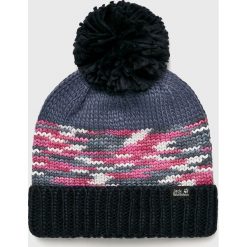 Jack Wolfskin - Czapka. Czarne czapki damskie marki Jack Wolfskin, na zimę, bez wzorów, z poliesteru. W wyprzedaży za 79,90 zł.