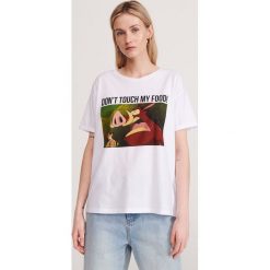 T-shirt Timon i Pumba - Biały. Białe t-shirty damskie Reserved, s, bez wzorów, bez kołnierzyka. Za 39,99 zł.