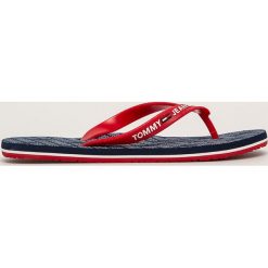 Tommy Jeans - Japonki. Czerwone kapcie męskie Tommy Jeans, bez wzorów, z jeansu. Za 139,90 zł.