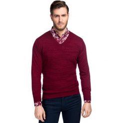 Sweter FABRIZIO SWAR000180. Czerwone swetry męskie Giacomo Conti, m, bez wzorów, z wełny, bez kołnierzyka, bez kaptura. Za 229,00 zł.