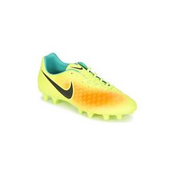 Buty do piłki nożnej Nike MAGISTA ONDA II FIRM-GROUND. Czarne halówki męskie marki Adidas, ze skóry, do piłki nożnej. Za 216,30 zł.