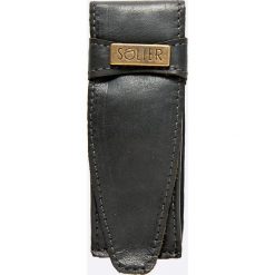 Solier - Skórzane etui na pióro. Czarne etui męskie marki Solier, ze skóry. W wyprzedaży za 29,90 zł.