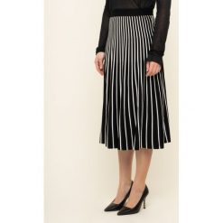Spódnica plisowana Weekend Max Mara 53060199. Czarne spódniczki damskie Weekend Max Mara, s, bez wzorów, z wiskozy, midi. W wyprzedaży za 489,00 zł.