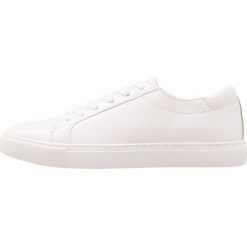 Trampki damskie slip on: Kenneth Cole New York KAM Tenisówki i Trampki white