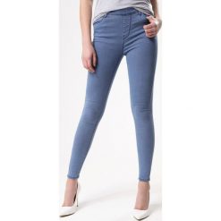 Niebieskie Jegginsy Cooler. Niebieskie jeansy damskie Born2be, z denimu, z podwyższonym stanem. Za 59,99 zł.