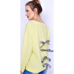 Bluzy sportowe damskie: Bluza z kokardkami na plecach