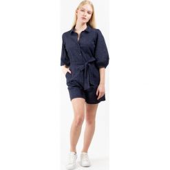 Pepe Jeans kombinezon damski Balma PL230294 M ciemnoniebieski. Niebieskie kombinezony damskie Pepe Jeans, m, w koronkowe wzory, z jeansu, bez kołnierzyka, bez rękawów. Za 479,00 zł.