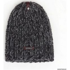 Czapka w kolorze szarym. Szare czapki zimowe damskie Pakamera, z wełny. Za 69,00 zł.
