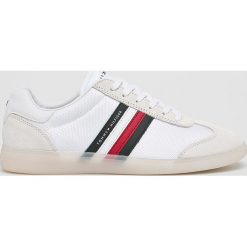 Tommy Hilfiger - Buty Seasonal Corporate Mix Cupsole. Białe buty sportowe męskie TOMMY HILFIGER, ze skóry, na sznurówki. W wyprzedaży za 319,90 zł.