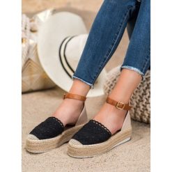 Modne espadryle z koronkĄ. Espadryle damskie SHELOVET, w koronkowe wzory, z koronki, bez obcasa. Za 109,00 zł.