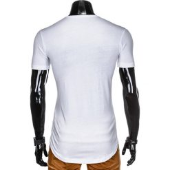 T-SHIRT MĘSKI Z NADRUKIEM S929 - BIAŁY. Białe t-shirty męskie Ombre Clothing, s, z nadrukiem, bez kołnierzyka. Za 19,99 zł.