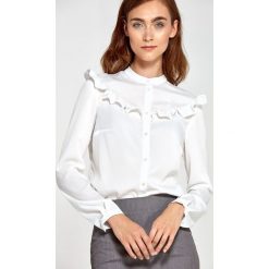 Bluzka z falbankami - ecru. Bluzki damskie NIFE, xl, bez wzorów, z poliesteru, klasyczne, z klasycznym kołnierzykiem, bez rękawów. Za 139,00 zł.