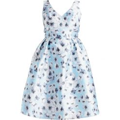 Sukienki hiszpanki: Chi Chi London Curvy MASCHA Sukienka koktajlowa blue
