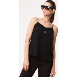 Czarny Top Milreisa. Czarne bluzki damskie Born2be, na imprezę, m, z aplikacjami, bez kołnierzyka, bez rękawów. Za 39,99 zł.
